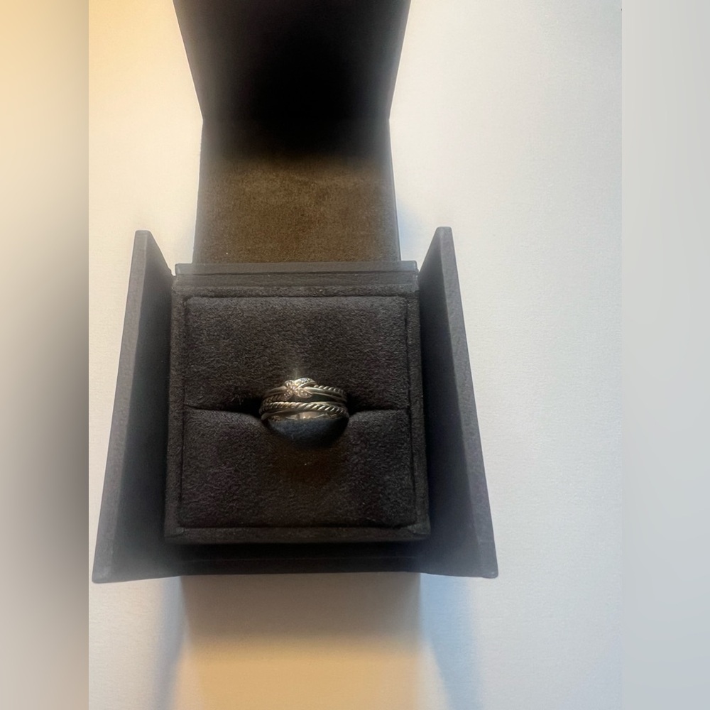 David Yurman Crossover ring silver in original box. Beautiful condition!